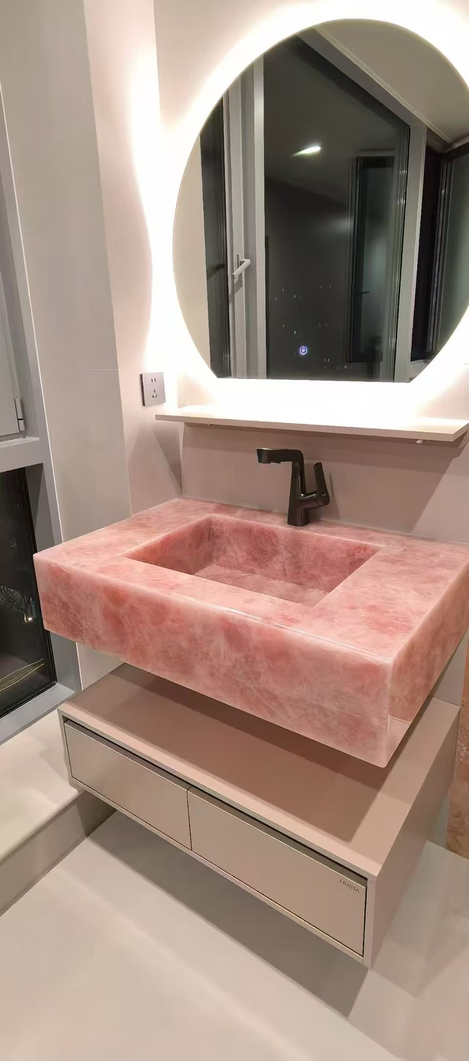 Natural Translucent Stone：Island Countertop & Bar Counter & Vanity Basin
