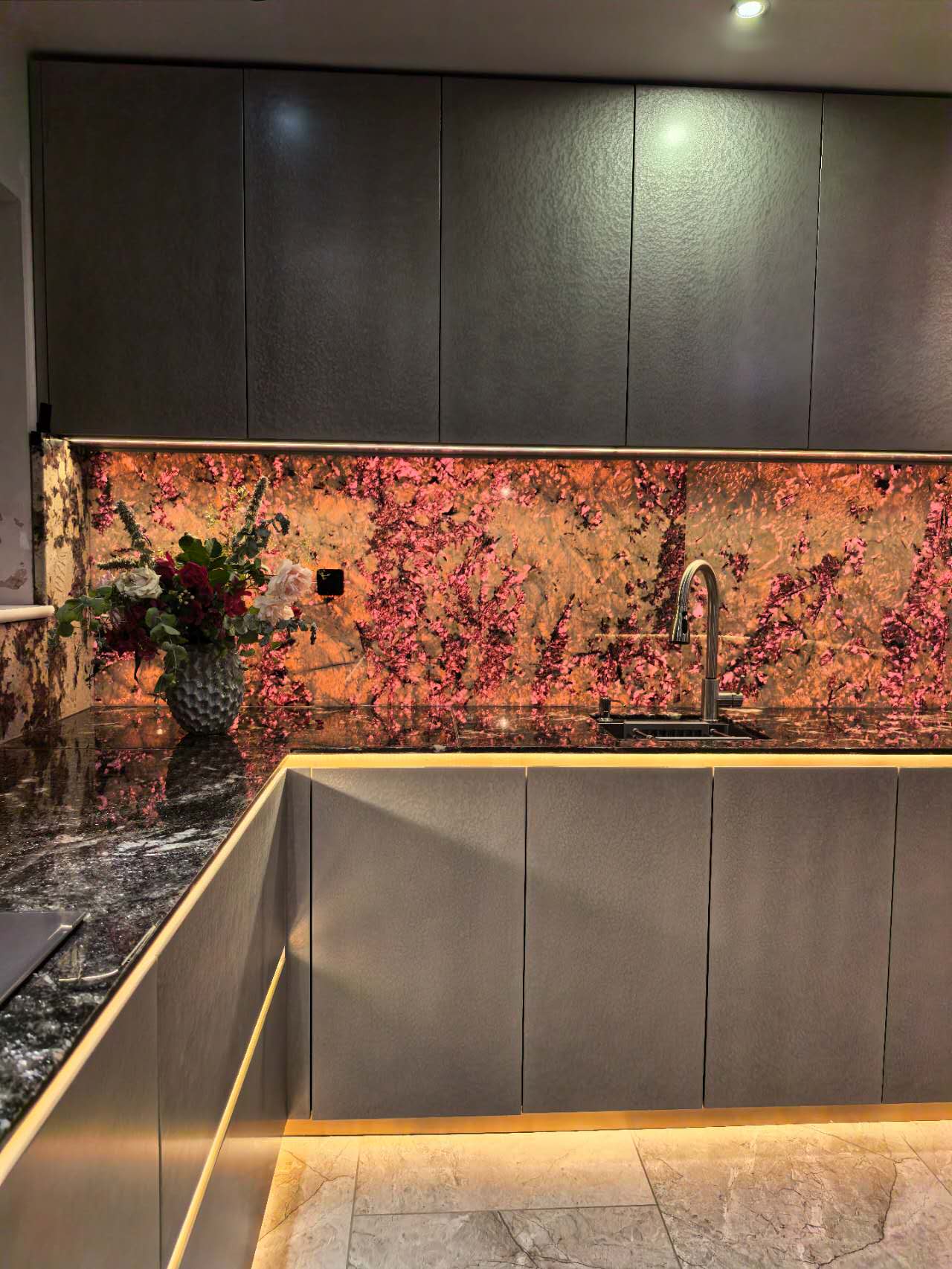 UK Luxury Residence Backlit Natural Stone Feature Wall